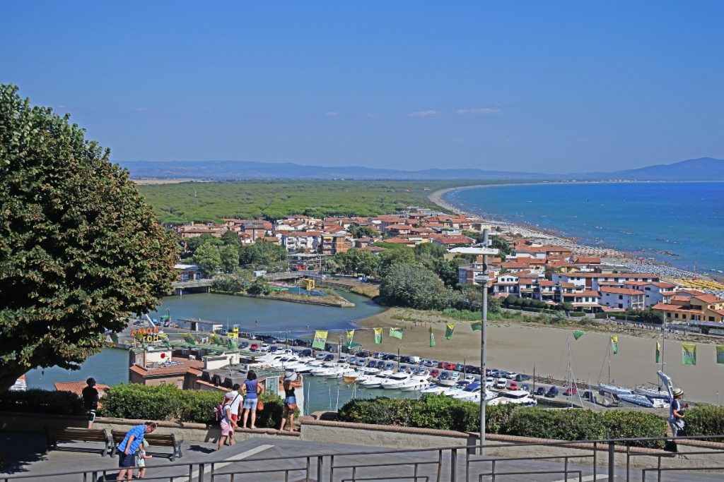 Italia estate 2020: alla scoperta di Castiglione della Pescaia, bandiera blu da sempre! 11 Castiglione porto turistico e pineta