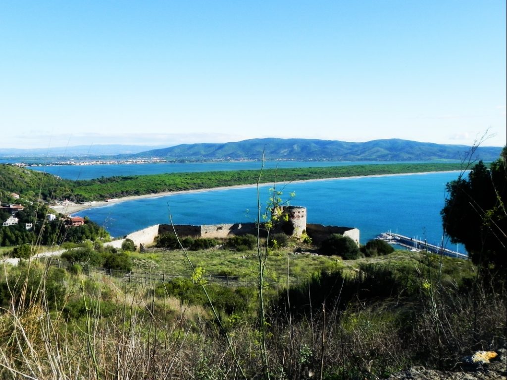 Alla scoperta di Porto Ercole: racconto estivo di un viaggio indimenticabile 6 Porto ercole feniglia e laguna di orbetello da forte filippo