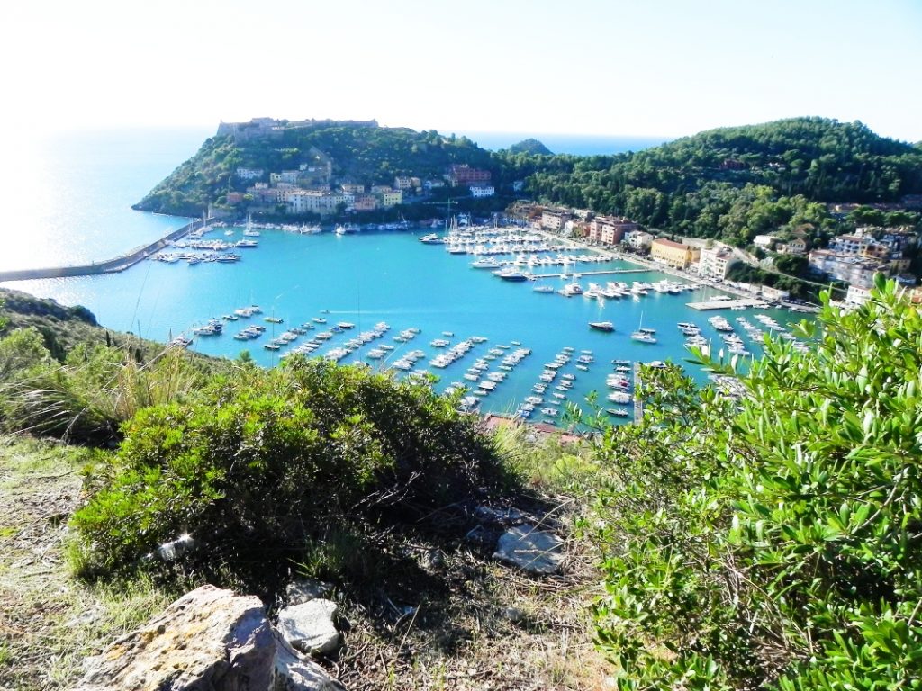 Alla scoperta di Porto Ercole: racconto estivo di un viaggio indimenticabile 4 baia di porto ercole