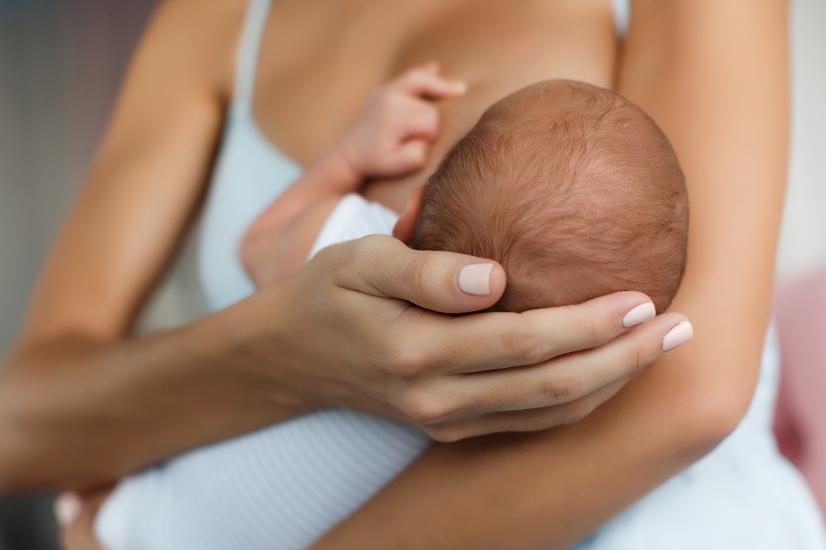 Citomegalovirus: che cos’è, sintomi, complicanze, prevenzione cura 3 citomegalovirus: come avviene il contagio tra madre e bambino
