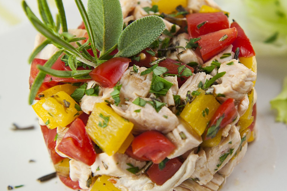 Erbe aromatiche: 10 ricette per utilizzarle al meglio 1 insalata di tacchino marinato