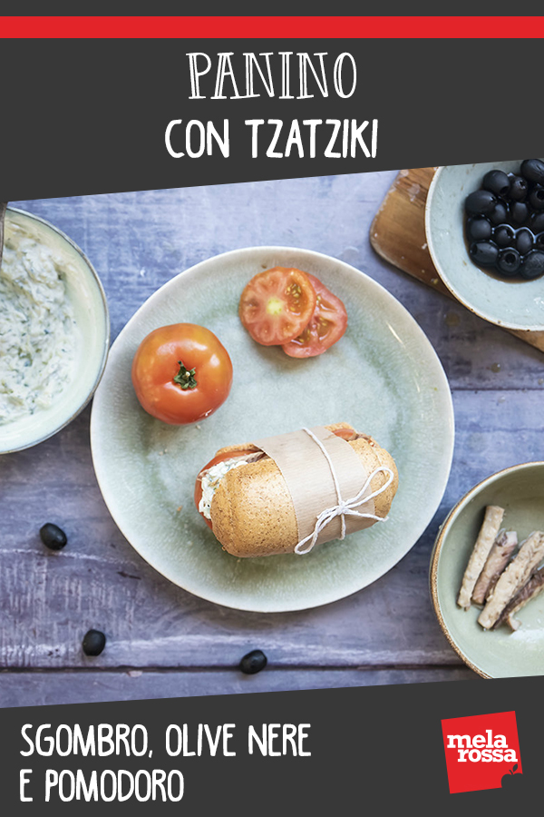 Panino con tzatziki, sgombro, olive nere e pomodoro 5 panino tzatziki
