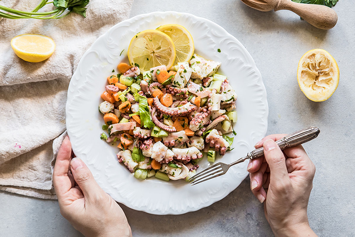 Tapas spagnole: cosa sono, origini, ricette tipiche, le idee più una video ricetta per farle a casa 9 tapas insalata di polpo