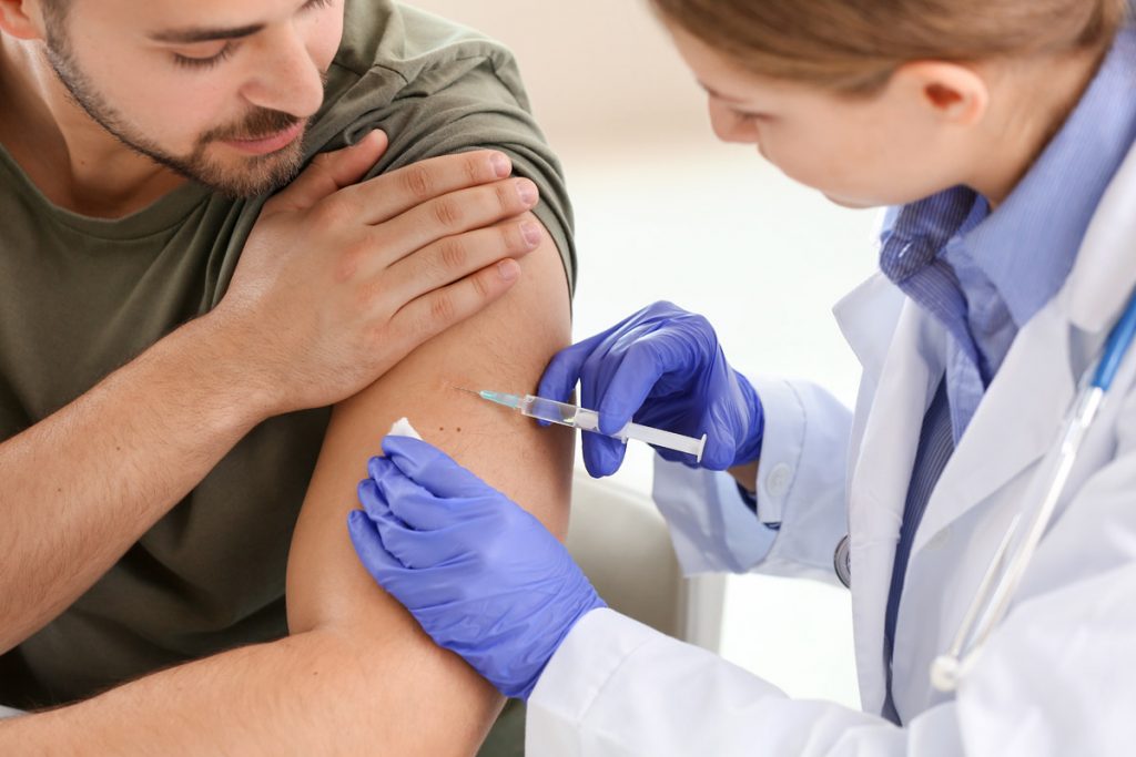 SARS-CoV-2: risultati promettenti dai vaccini in sperimentazione a Oxford e in Cina 1 vaccino coronavirus
