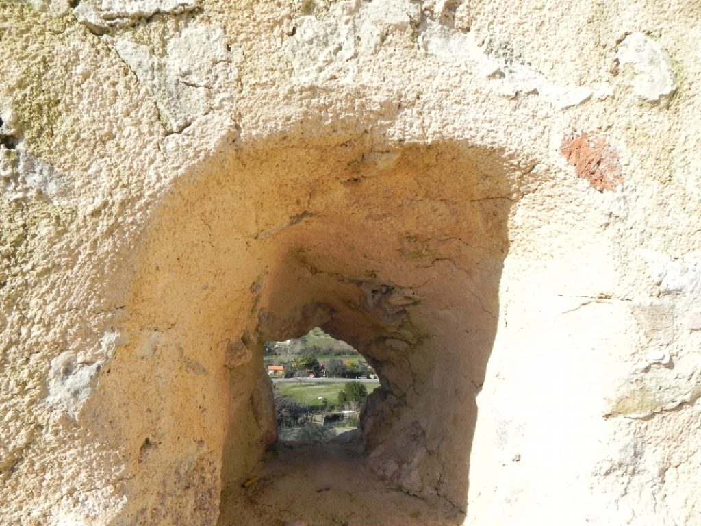 Alla scoperta di Magliano: la magia delle rovine di San Bruzio 7 Magliano mura