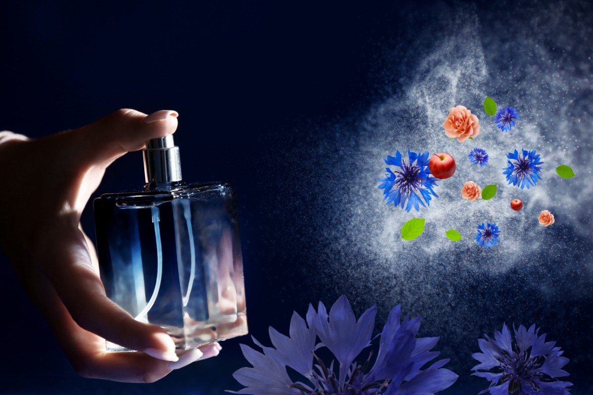 Fiordaliso: l’inconfondibile fiore blu tra proprietà, benefici, usi, ricette e magie 4 Acqua di fiordaliso: benefici per la pelle
