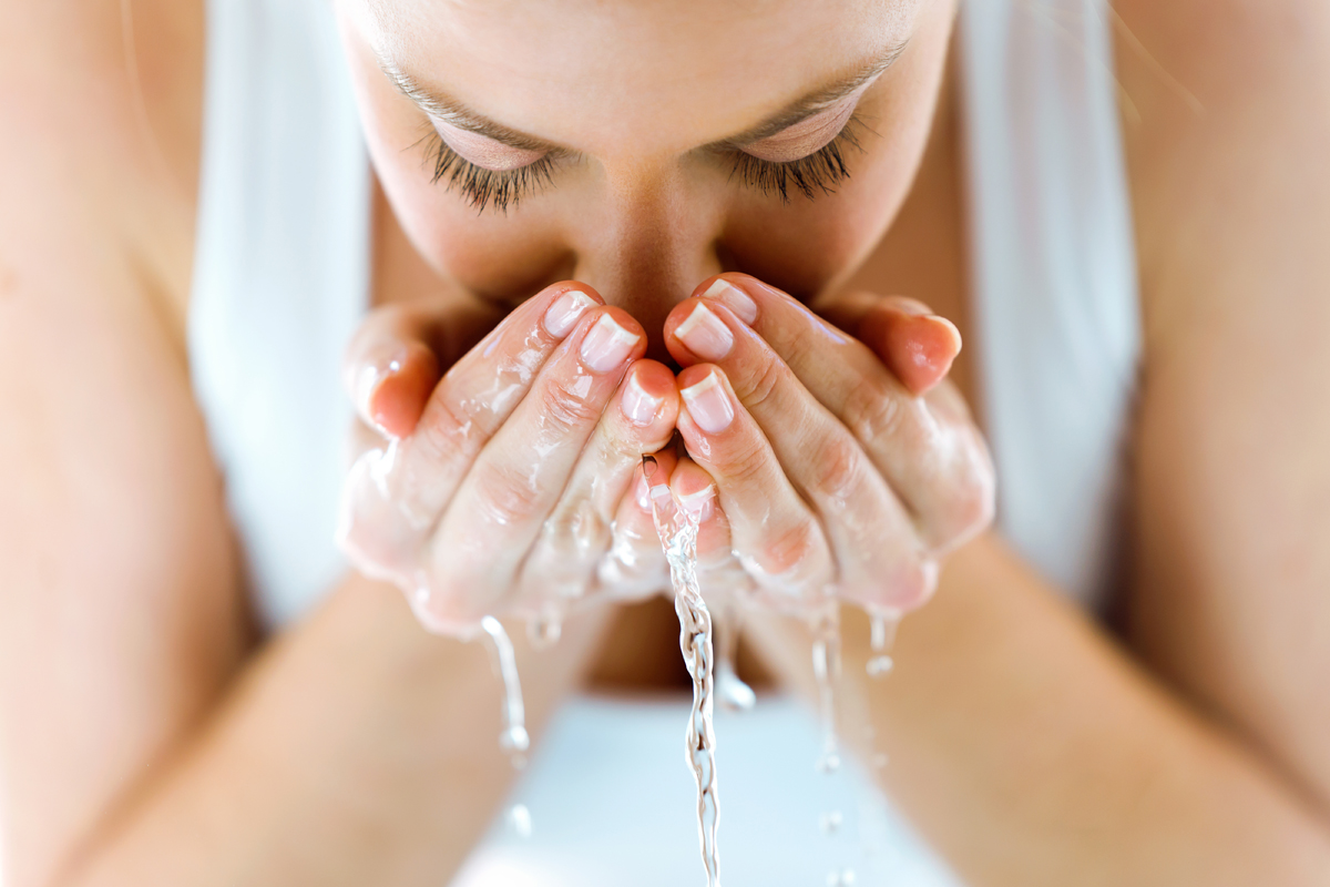 Acqua micellare: che cos'è, come si usa e come sceglierla 5 acqua micellare: come sceglierla