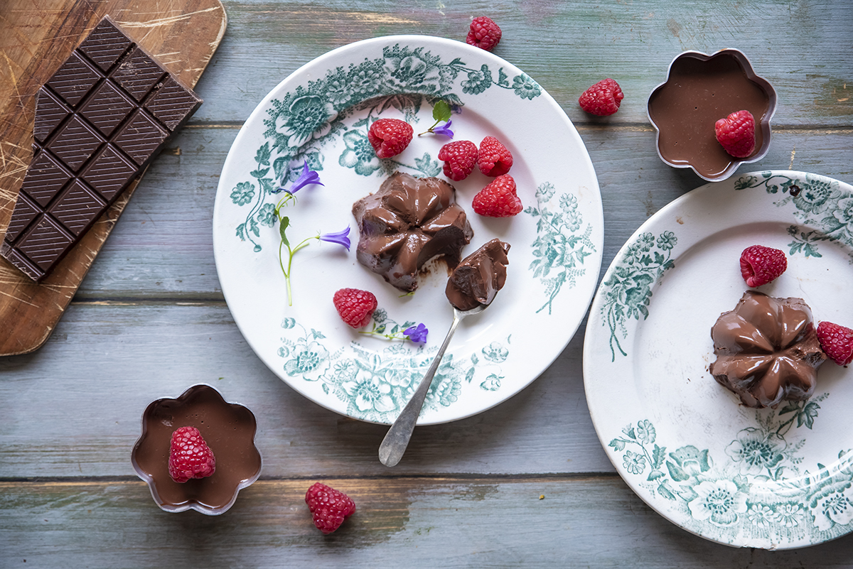 Agar agar, cos'è, a cosa serve, proprietà e benefici per la salute, valori nutrizionali, usi e ricette 7 agar agar: budino al cioccolato