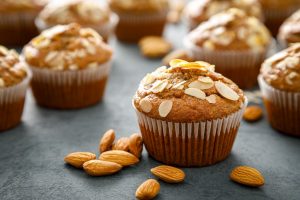 Muffin alle mandorle e semi di papavero