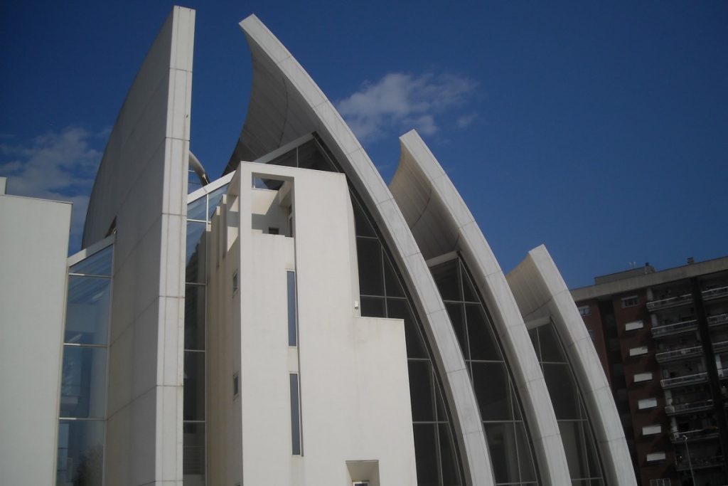 Alla scoperta delle opere di Richard Meier a Roma 6 chiesa Dives in Misericordia Roma 9