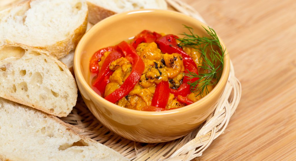 Alloro: coltivazione, proprietà, benefici, trattamenti, controindicazioni ed usi in cucina 9 peperonata