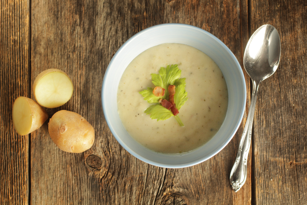 Alloro: coltivazione, proprietà, benefici, trattamenti, controindicazioni ed usi in cucina 8 Zuppa di patate con alloro