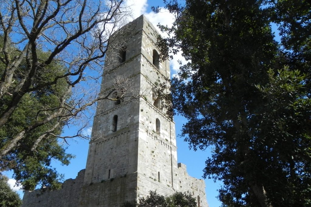 Alla scoperta di San Rabano: un sentiero verso l’abbazia 8 torre campanaria della chiesa abbaziale