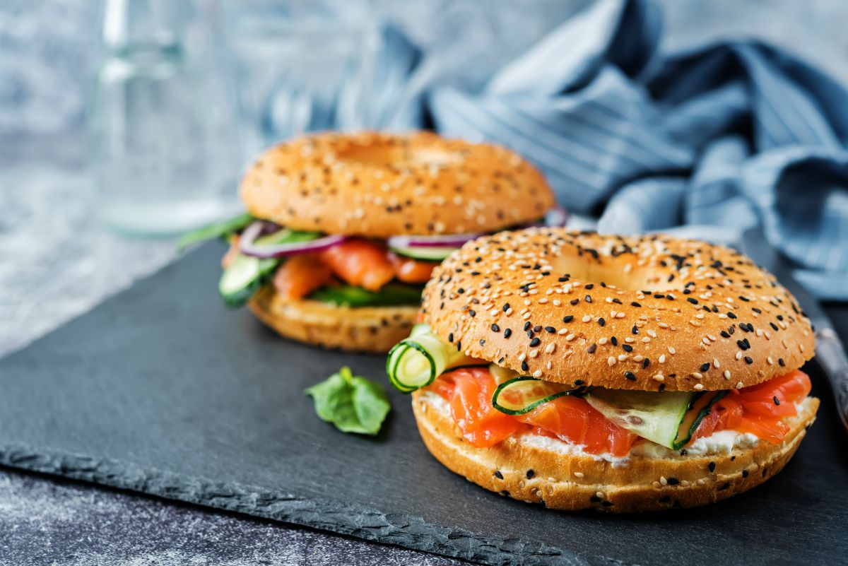 Bagel: ricetta, calorie e proprietà dei panini più amati d'America 1 Bagel: come farcirli