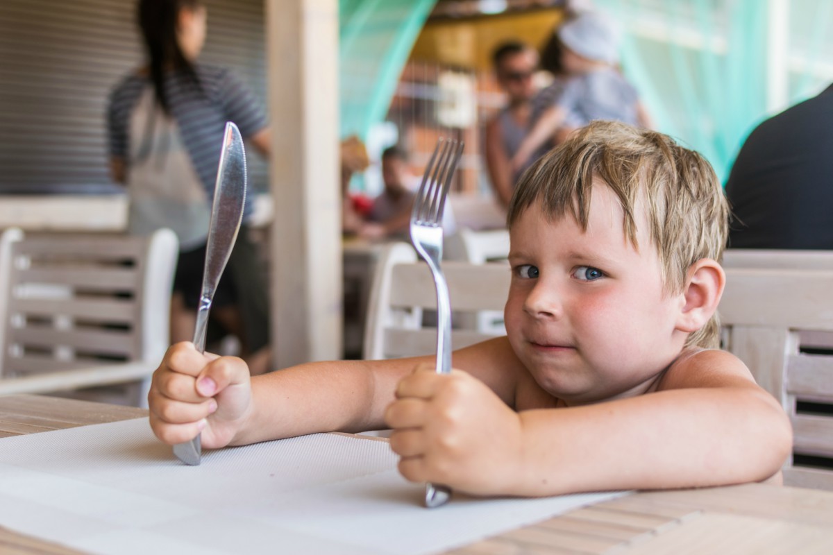 Dieta sbagliata? I bambini possono crescere 20 centimetri in meno 1 bambini-mangiano-male