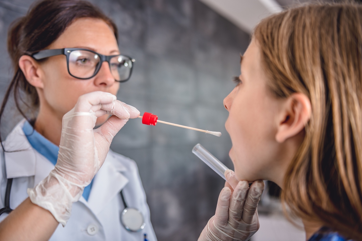 Faringite: che cos'è, sintomi, cause, diagnosi e rimedi del mal di gola 3 faringite batterica o virale: come riconoscere