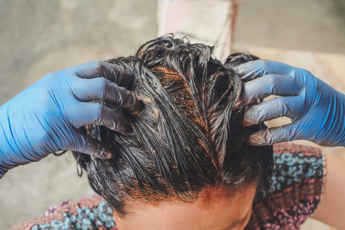 Henné: tutti i benefici per i capelli, come sceglierlo e come applicarlo 9 Henné: tutti i benefici per i capelli, come sceglierlo e come applicarlo
