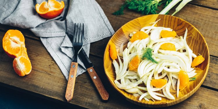 Dall’antipasto al dolce: il menù perfetto e leggero per un pranzo autunnale 4 insalata-arance-finocchi