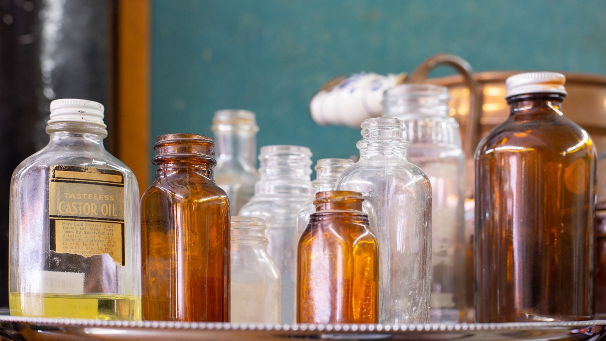 Olio di ricino: cos'è, proprietà, benefici, usi, ricette di bellezza, controindicazioni 1 olio di ricino: proprietà