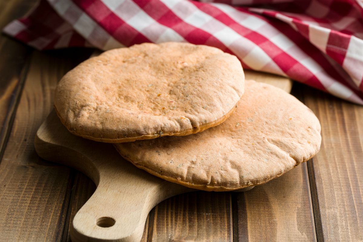 Pane azzimo: ricetta, calorie e come farlo in casa 7 Pane azzimo fatto in casa
