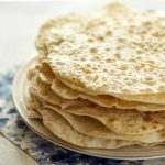 Pane azzimo: ricetta, calorie e come farlo in casa 2 Pane azzimo: ricetta