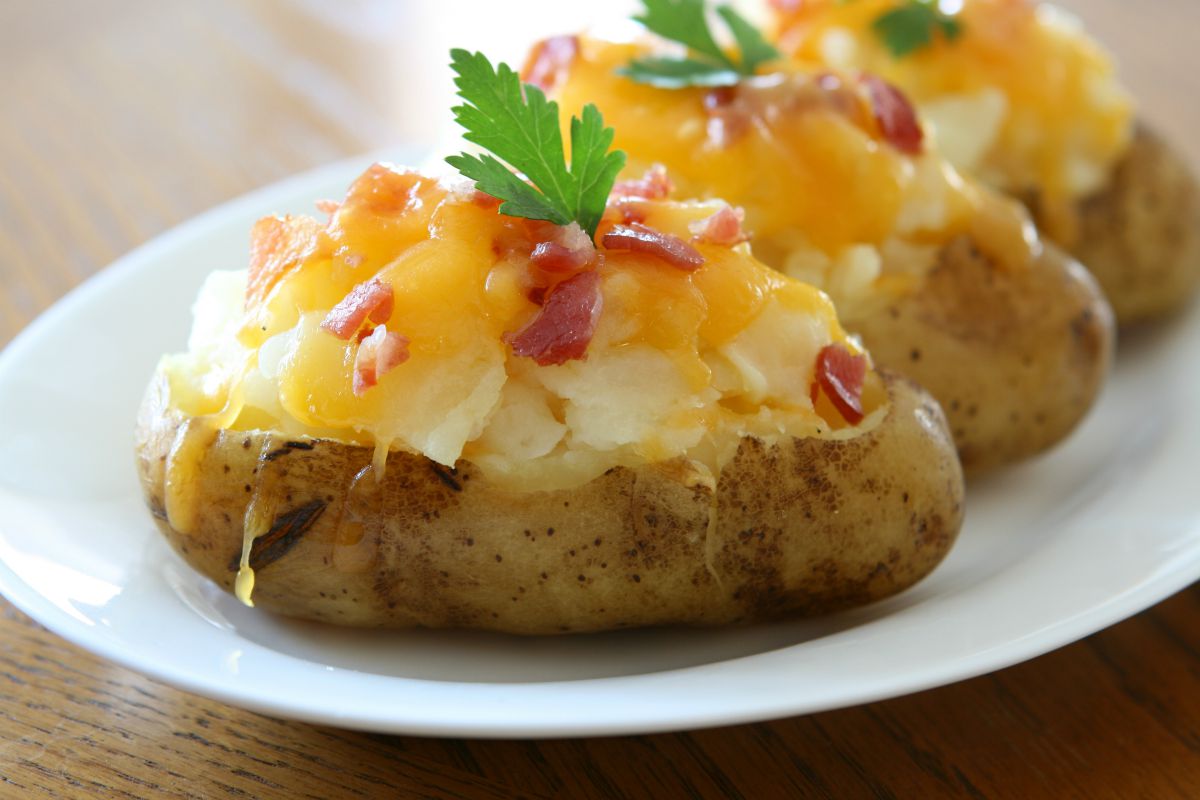 Ricette con le patate: le migliori da provare facilmente a casa 26 patate ripiene al forno