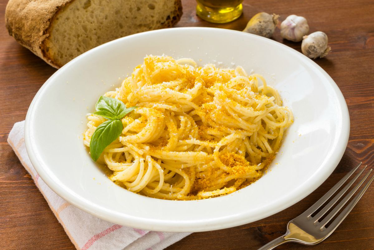 Bottarga: cos'è, benefici, valori nutrizionali e usi in cucina 7 spaghetti alla bottarga