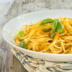Spaghetti alla bottarga: la ricetta di un primo piatto che sa di mare 4 Spaghetti alla bottarga: ricetta