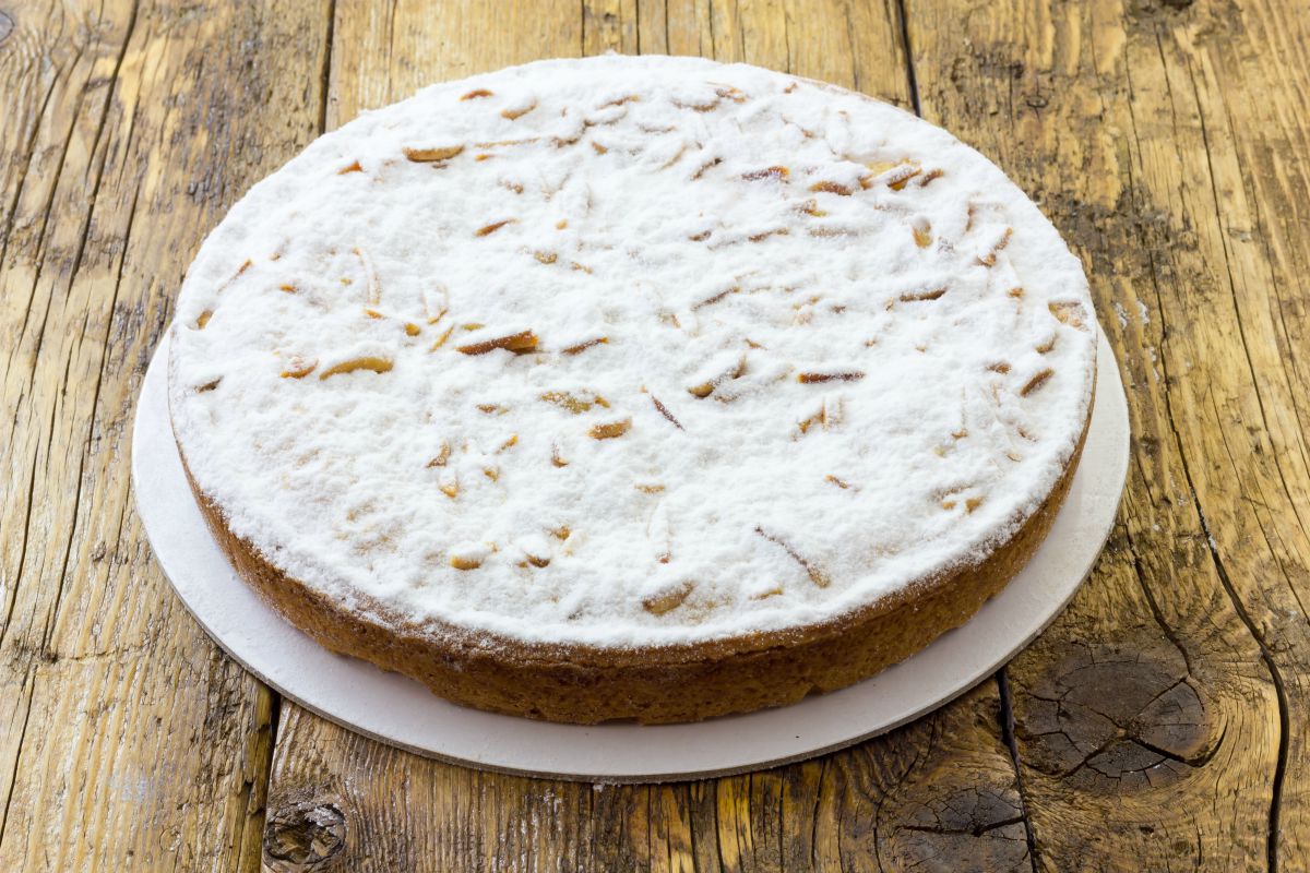 Torta della nonna: la ricetta originale con crema e pinoli e variante light al bicchiere 1 Torta della nonna con pinoli