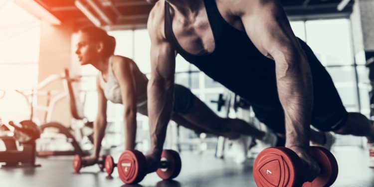 Un anno di fitness Melarossa: tutti pazzi per i circuiti da fare a casa. Scopri la top 10 dei programmi di allenamento più cliccati del 2021 7 workout-casa