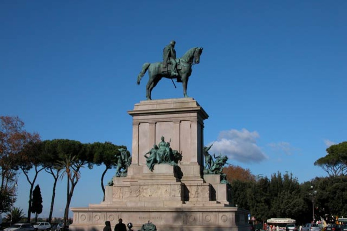 Alla scoperta di Roma: una passeggiata sul colle romano del Gianicolo 5 Gianicolo statua di Giuseppe Garibaldi