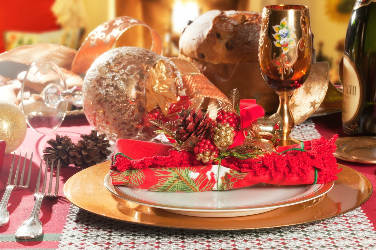 Natale al tempo del Covid: cosa si può fare e cosa è assolutamente vietato 1 natale-covid