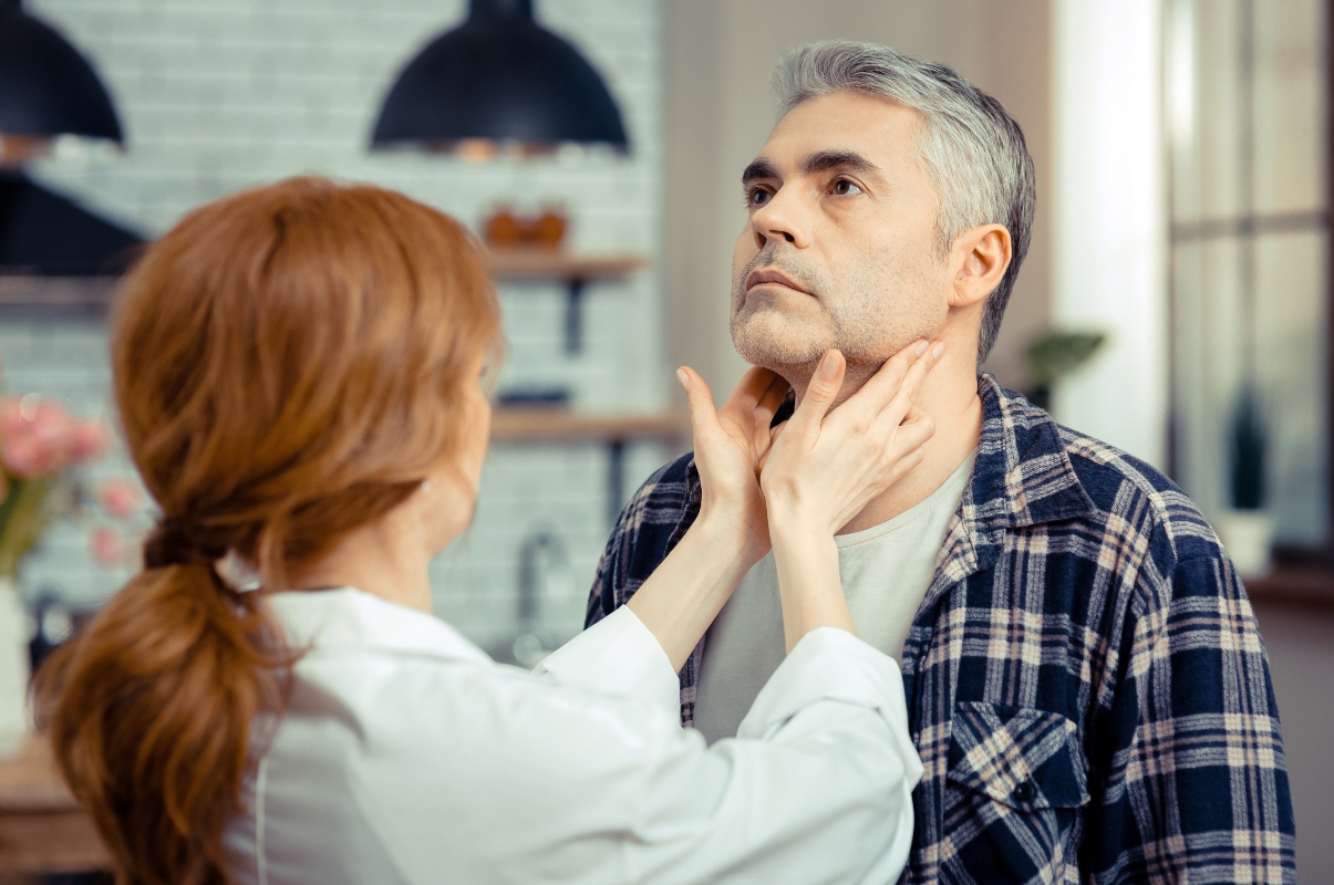 Laringite: cos’è, tipi, cause, sintomi, complicazioni, cure e prevenzione 7 laringite: diagnosi
