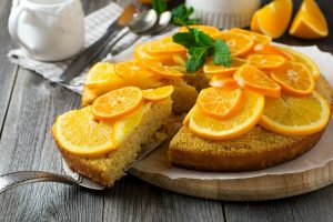 Torta all&rsquo;arancia: la ricetta facile per farla soffice