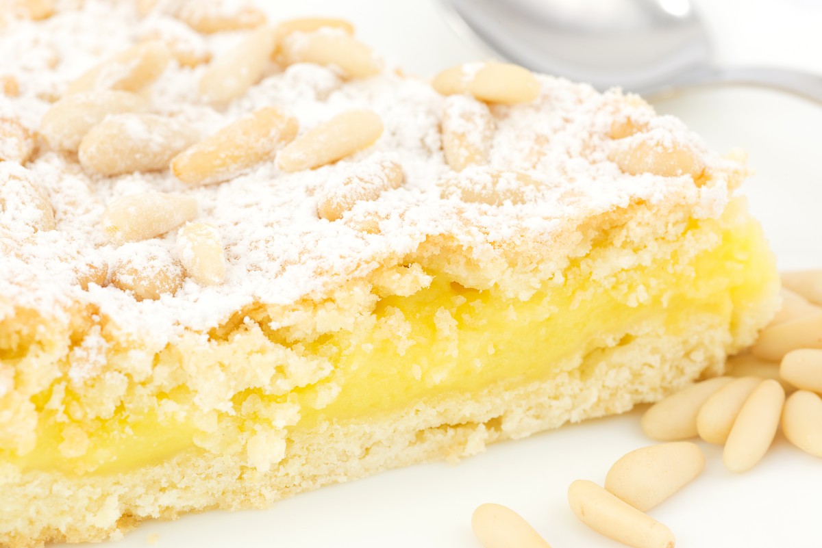 Torta della nonna: la ricetta originale con crema e pinoli e variante light al bicchiere 7 torta della nonna con crema e pinoli