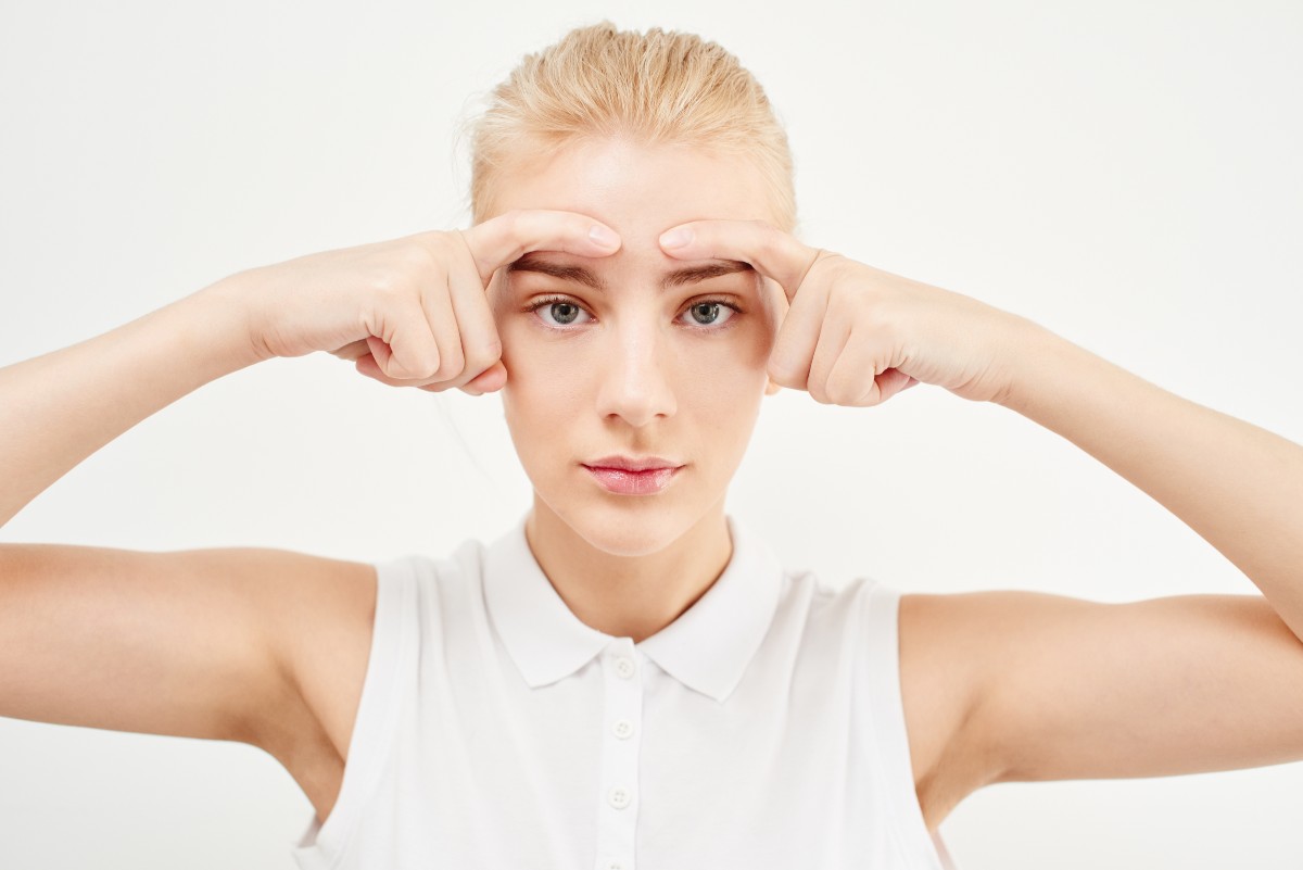 Eye yoga, gli esercizi per combattere l'affaticamento degli occhi 1 eye-yoga