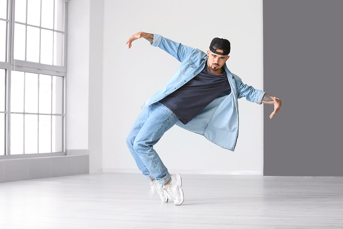 Hip hop: cos’è, quali sono gli stili, come ci si allena, benefici e controindicazioni 3 L'hip hop ha tantissimi benefici sia fisici sia psicologici e sociali