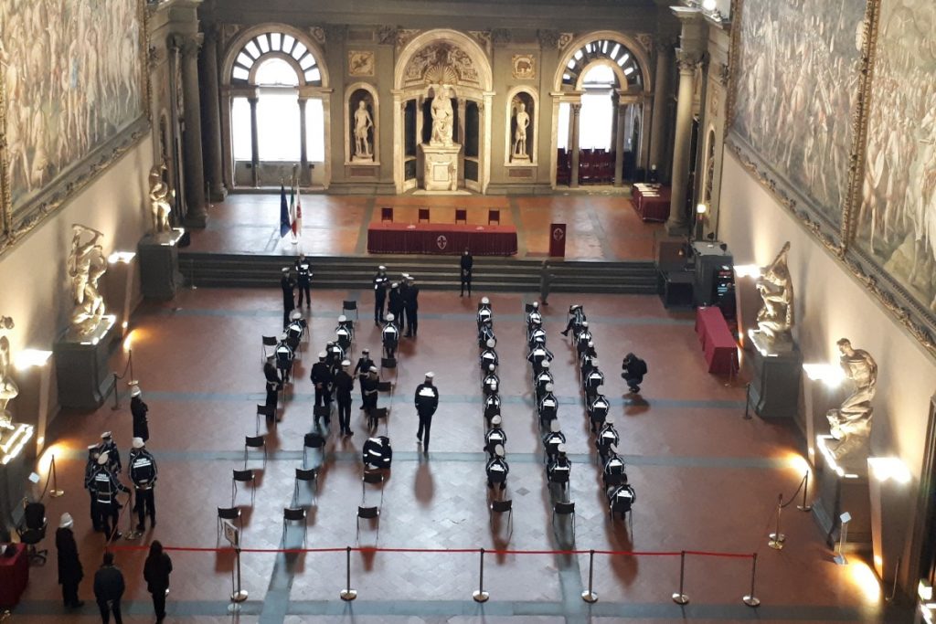 Alla scoperta di Firenze: Palazzo Vecchio e le bellezze del Rinascimento 6 palazzo vecchio salone dei cinquecento 2