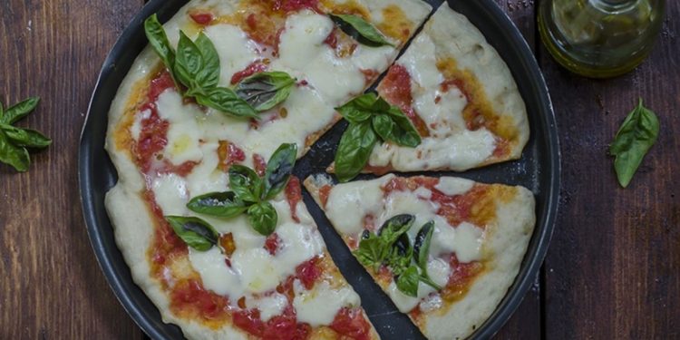 Arriva il Vera Pizza Day: 3 ricette per gustarla anche se sei a dieta 2 pizza-margherita