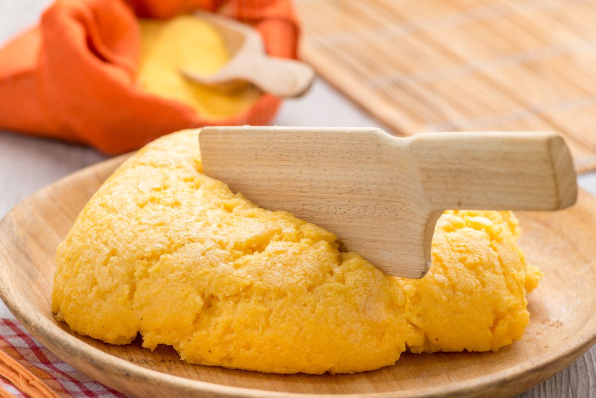 Polenta concia: ingredienti e ricetta originale di un grande classico 2 polenta concia: ingredienti