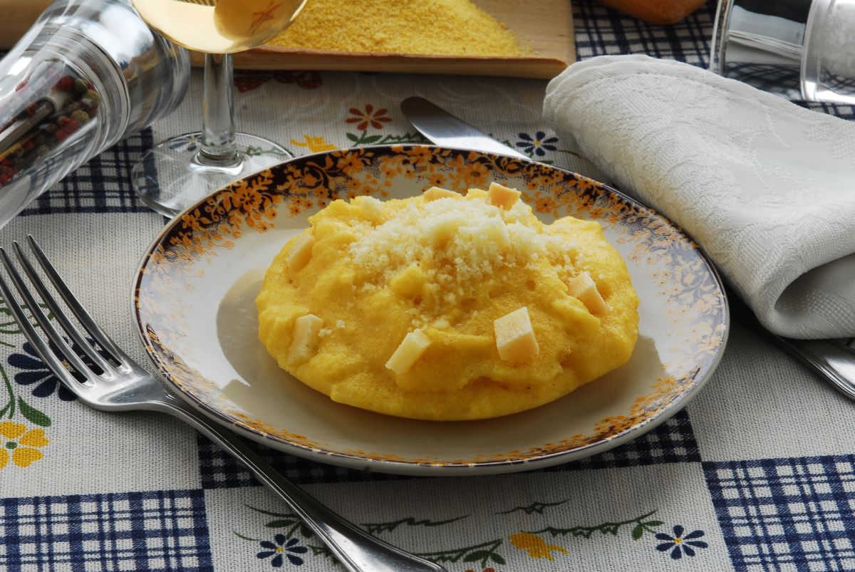 Polenta concia: ingredienti e ricetta originale di un grande classico 4 polenta concia valdostana