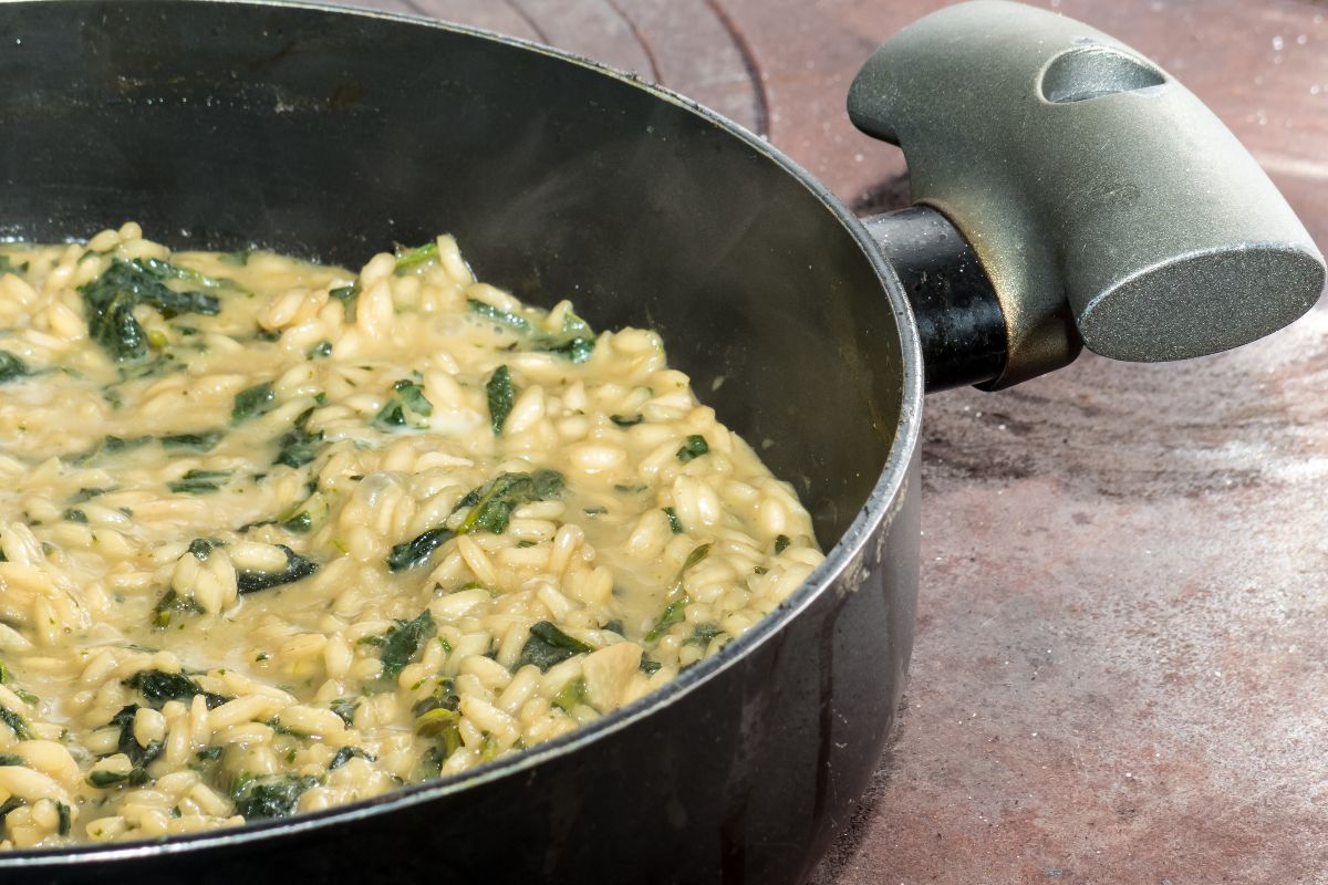 Risotto alle ortiche: la ricetta originale da leccarsi i baffi 2 ricetta risotto alle ortiche