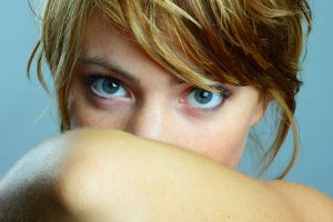 Alitosi: cos&rsquo;&egrave;, possibili cause, sintomi, tipi, cosa fare e rimedi