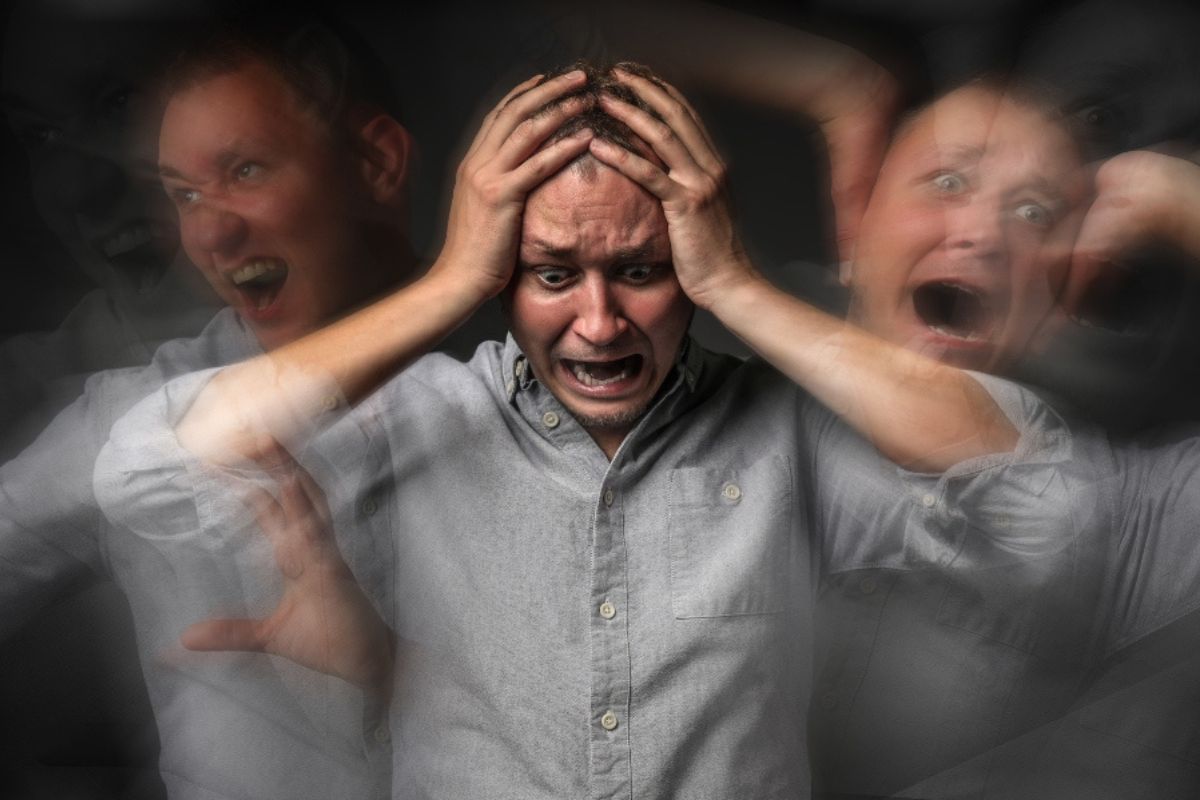 Attacchi di panico: cosa sono, sintomi, cause, cosa fare, come si guarisce 4 attacchi di panico ricorrenti