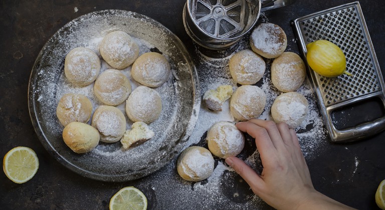 Carnevale: è boom di frappe e strufoli fai da te. Ecco le ricette Melarossa da provare 3 castagnole ricetta