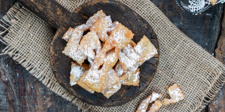 Carnevale: è boom di frappe e strufoli fai da te. Ecco le ricette Melarossa da provare 2 frappe al forno