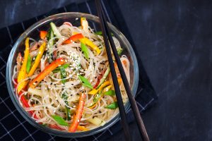 Spaghetti di soia con verdure: calorie, valori nutrizionali e come prepararli  in casa