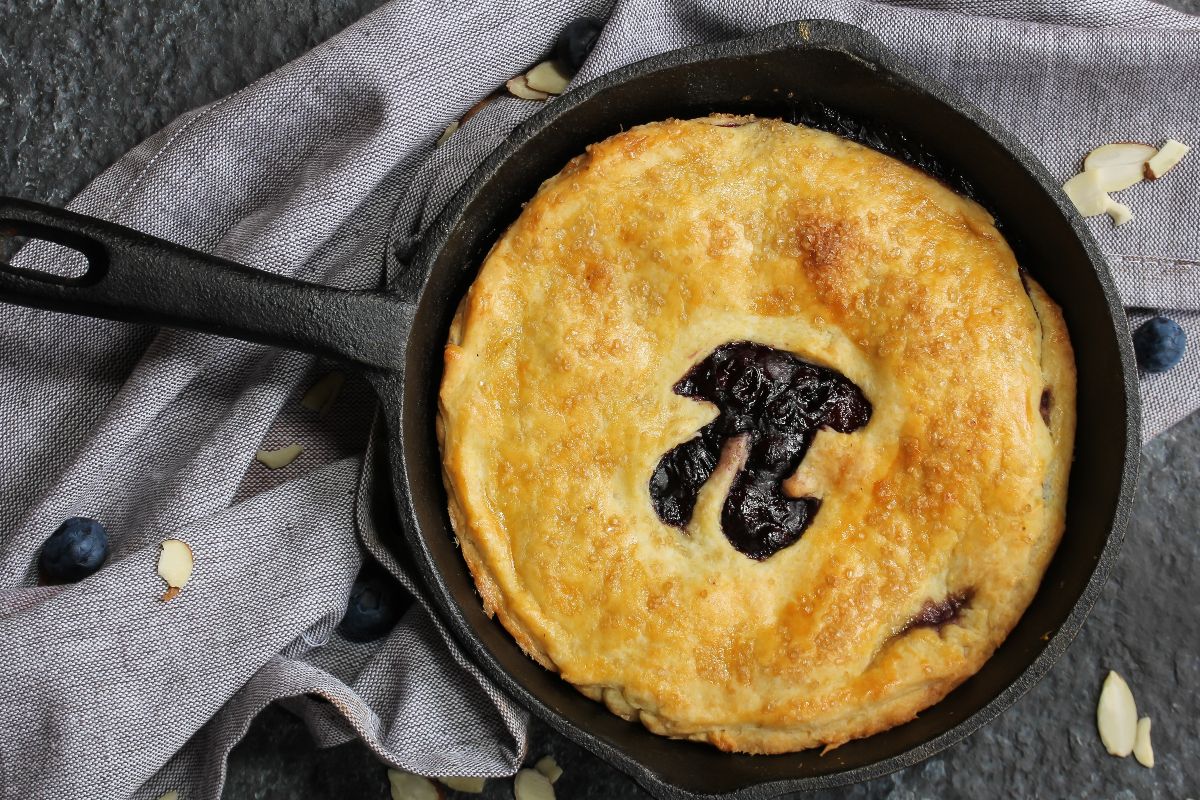 Torta in padella: una ricetta veloce e buonissima 5 Torta cotta in padella