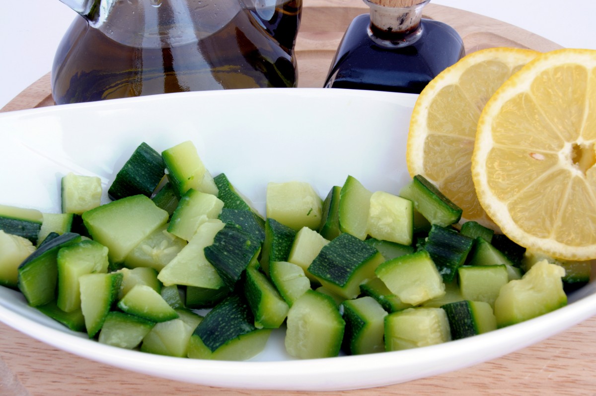 Zucchine lesse: ricetta, calorie e tempo di cottura 5 Zucchine lesse: cottura