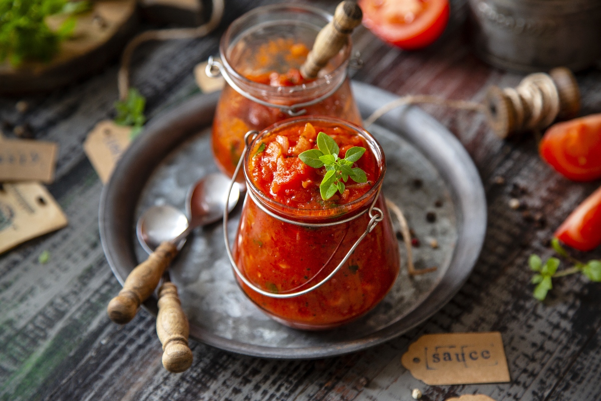 Chutney: che cos’è, come si prepara, usi e 3 varianti gustose da preparare in casa 4 chutney con pomodoro